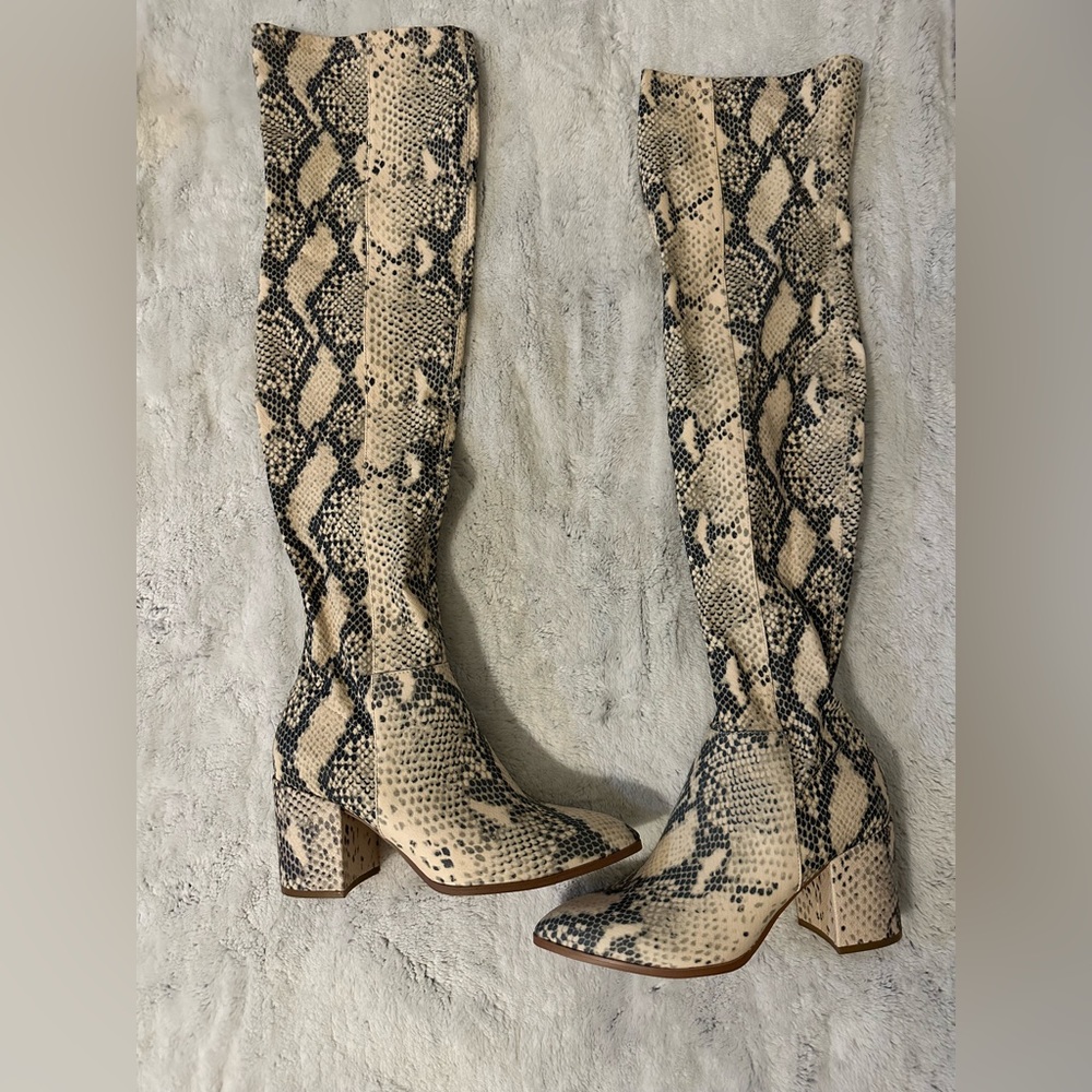 Steve Madden Jacey Natural Snake Boots *BRAND NEW*